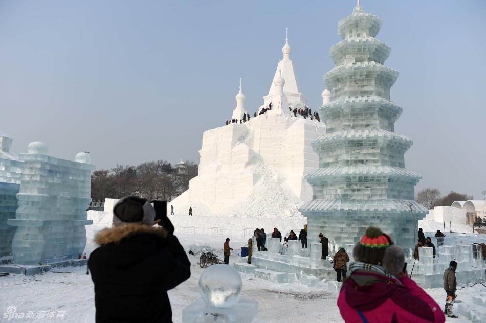 第28届哈尔滨太阳岛雪博会现场上演“最美雪世界”高清组图