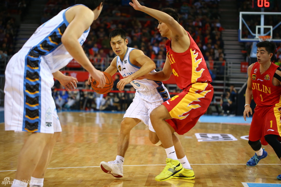 张三疯起惊天变，绝境三分挽狂澜