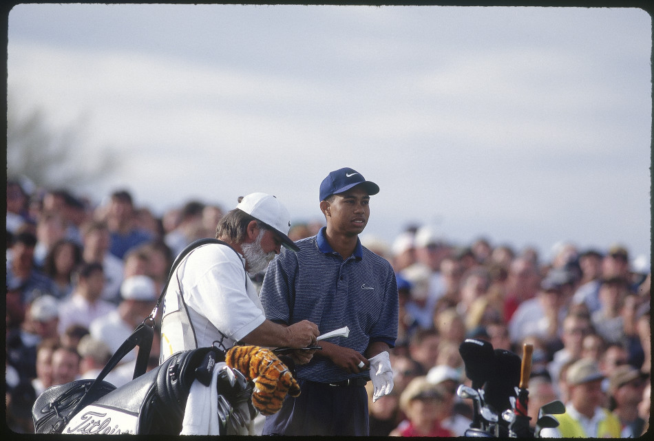 小白球径直落入洞杯的瞬间，成就了一杆进洞的传奇，这是所有高尔夫球手梦寐以求的时刻。