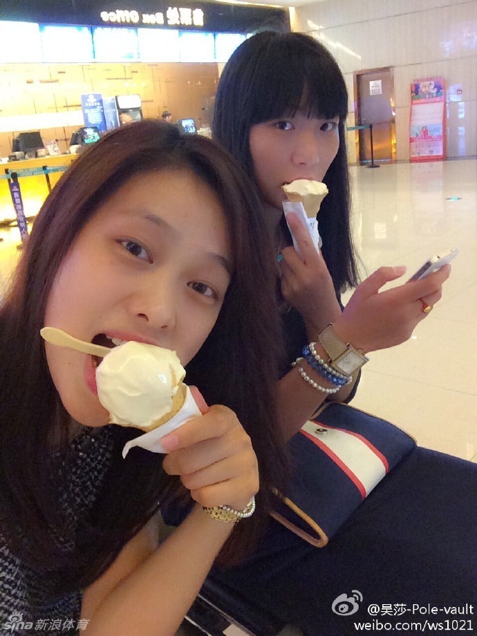 北京时间1月9日，刘翔在微博公布恋情，女友吴莎为女子撑杆跳高运动员。