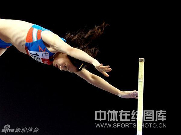 北京时间1月9日，刘翔在微博公布恋情，女友吴莎为女子撑杆跳高运动员。