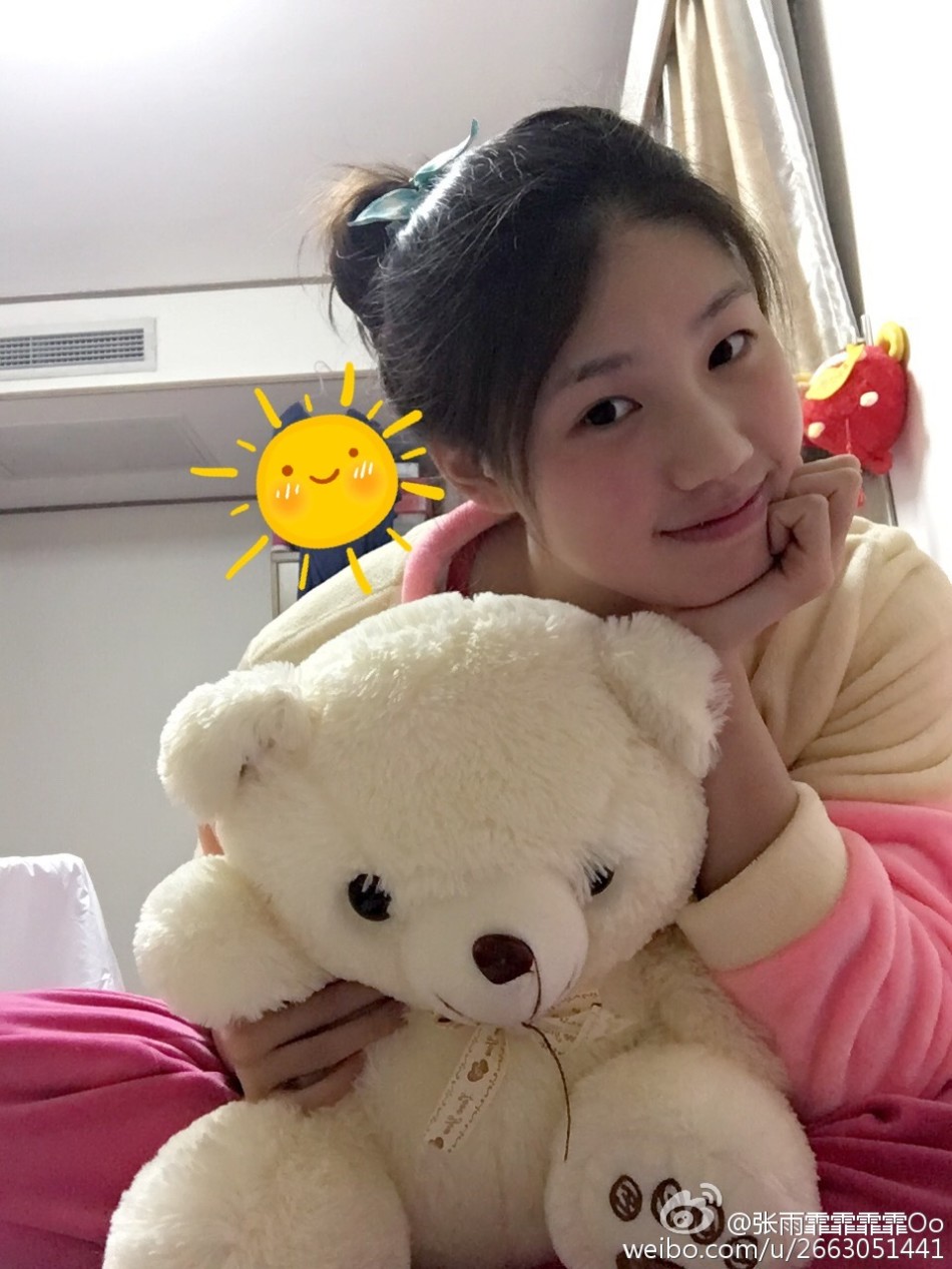 美女泳将张雨菲化身邻家女孩