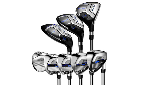 职业球手在赛场上奋力挥动科彪一号木，瞬间爆发的力量与优雅姿态完美融合。