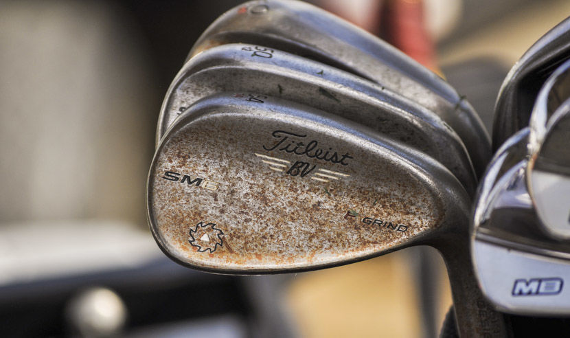 推杆的槌头设计特写，复杂的配重系统确保推击稳定性