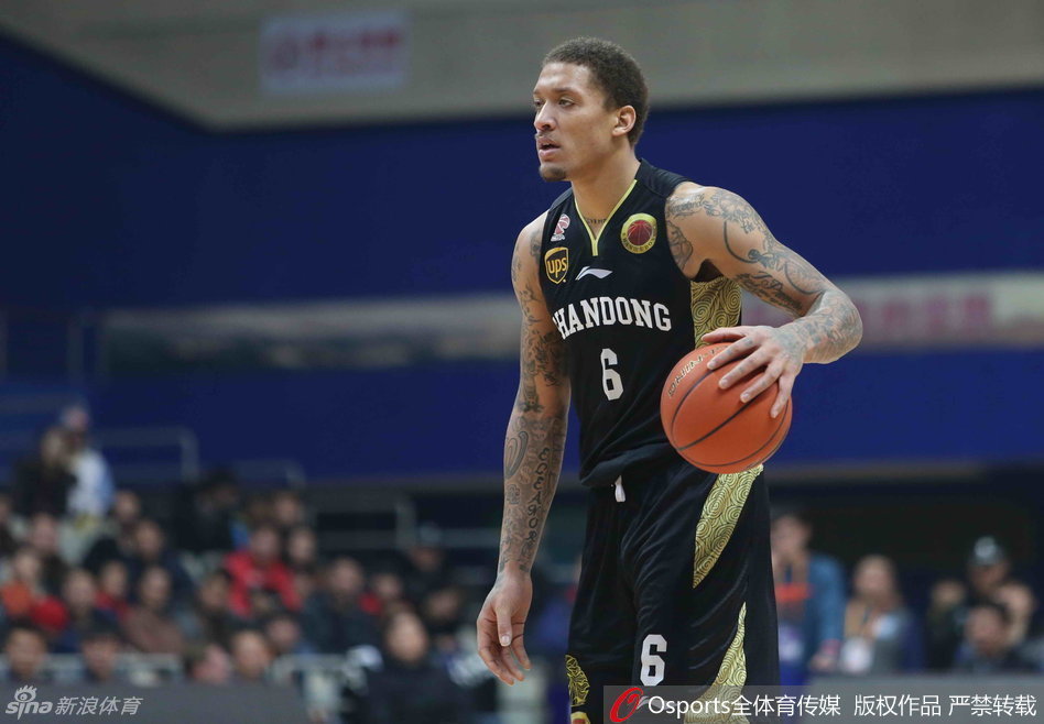 孟达重回故地，眼神中既有对老友的眷恋，也有作为对手一决高下的坚定。