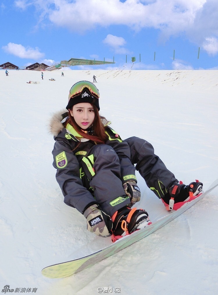 网红美女滑雪甜美可爱_高清图集_新浪网