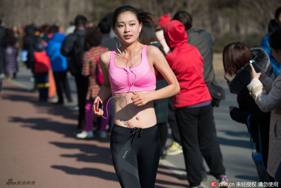 北京奥森上演"光猪跑" 美女比基尼上阵抢镜 -- 佛山E家|佛山信息网|顺德信息网|第一综合信息门户网-FSEHOME.COM