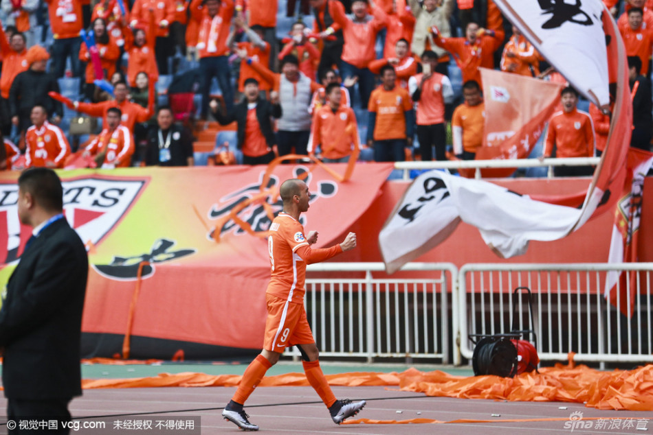 阿迪达斯清风系列