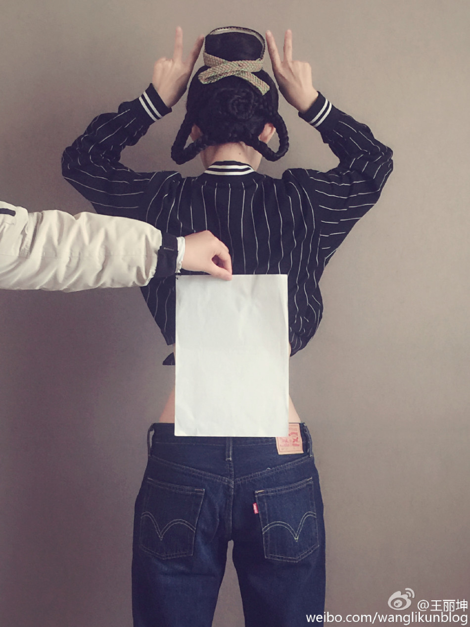 高颜值美女实力秀a4腰