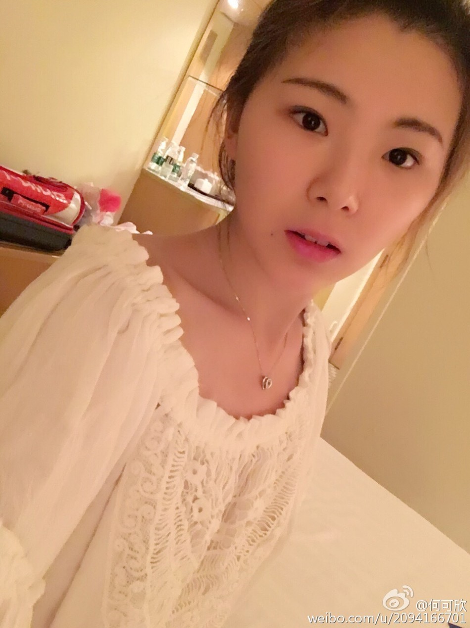 高低杠女神何可欣晒美照_高清图集_新浪网