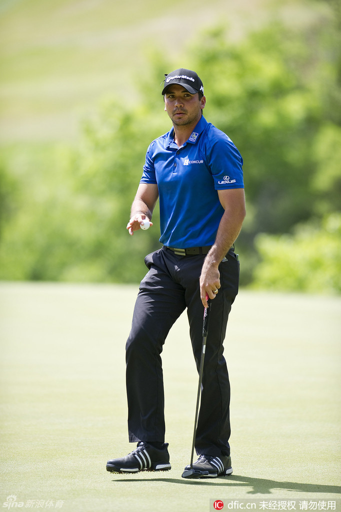 乔丹·斯皮思在与简森·戴伊握手后神情落寞,他微微低头的侧影在奥古斯塔的阳光下,写满了卫冕冠军提前出局的难以置信与深深遗憾。