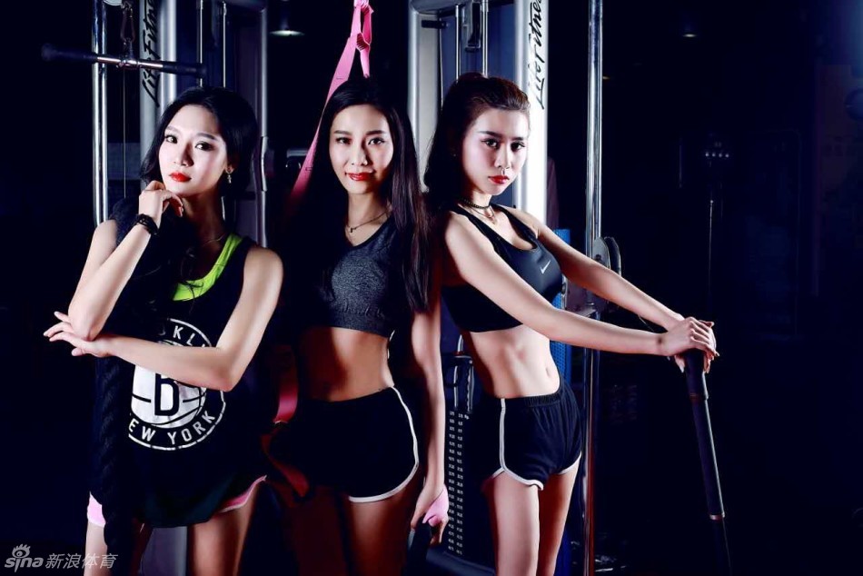 湖南男篮啦啦队宝贝健身房演绎极致诱惑