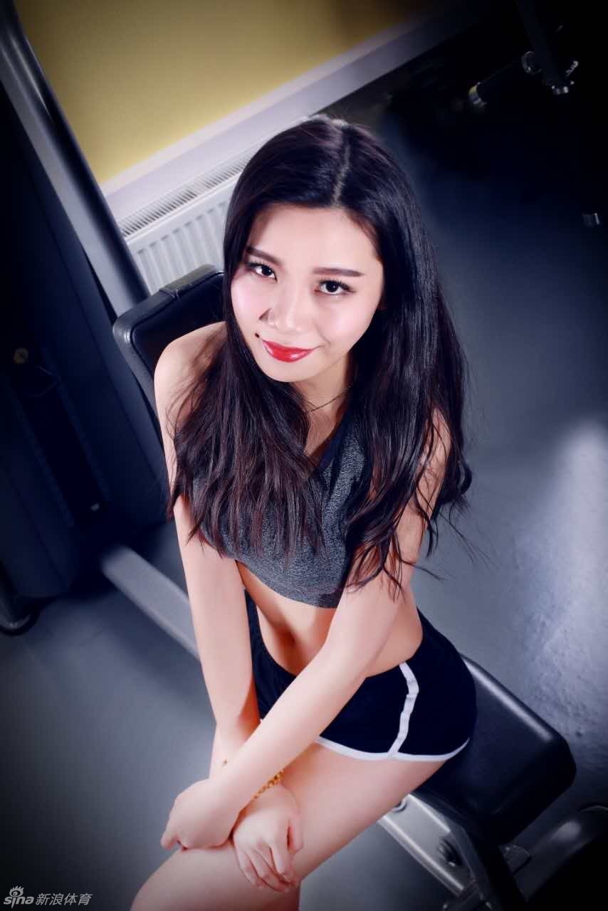 湖南男篮啦啦队宝贝健身房演绎极致诱惑