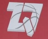 在这款最终呈现中，汉字仿佛被注入了运动的基因，它们在方形框架内跳跃、转身、封盖，生动再现了周琦在球场上无所不在的防守威慑力。