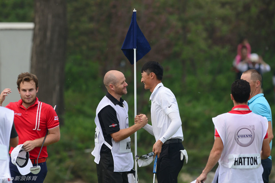 第22届沃尔沃中国公开赛圆满落幕。中国20岁小将李昊桐夺冠。(摄影：王凌)