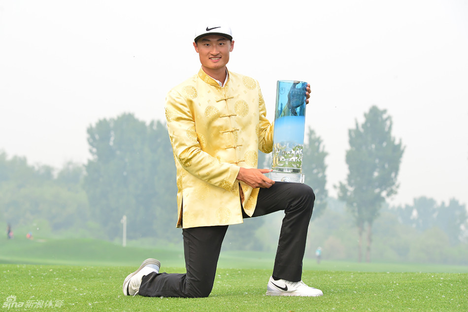 第22届沃尔沃中国公开赛圆满落幕。中国20岁小将李昊桐夺冠。(摄影：王凌)