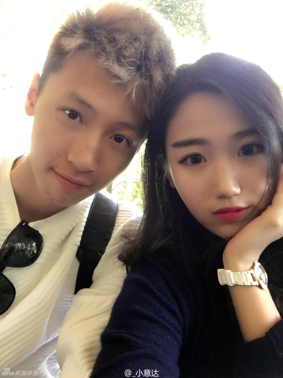赵岩昊女友分享假期照_高清图集_新浪网