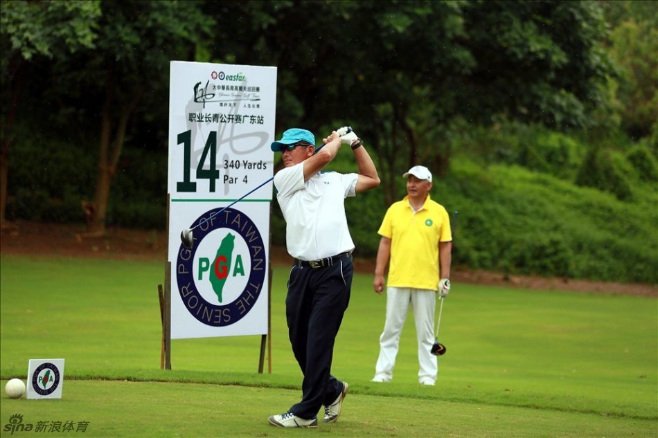 沈忠贤理事长向媒体阐述赛事深远意义，眼神中充满对两岸体育交流的期盼