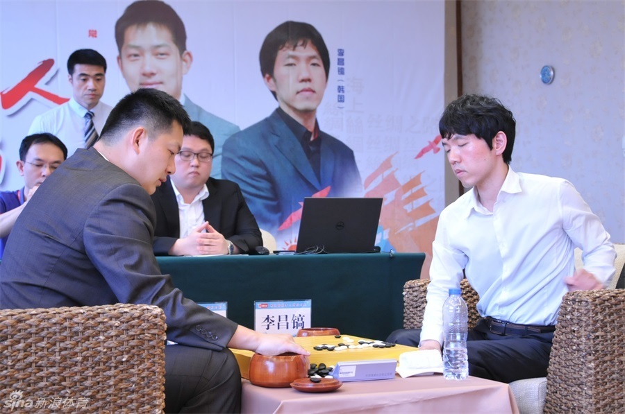 常昊李昌镐赛后复盘_高清图集_新浪网