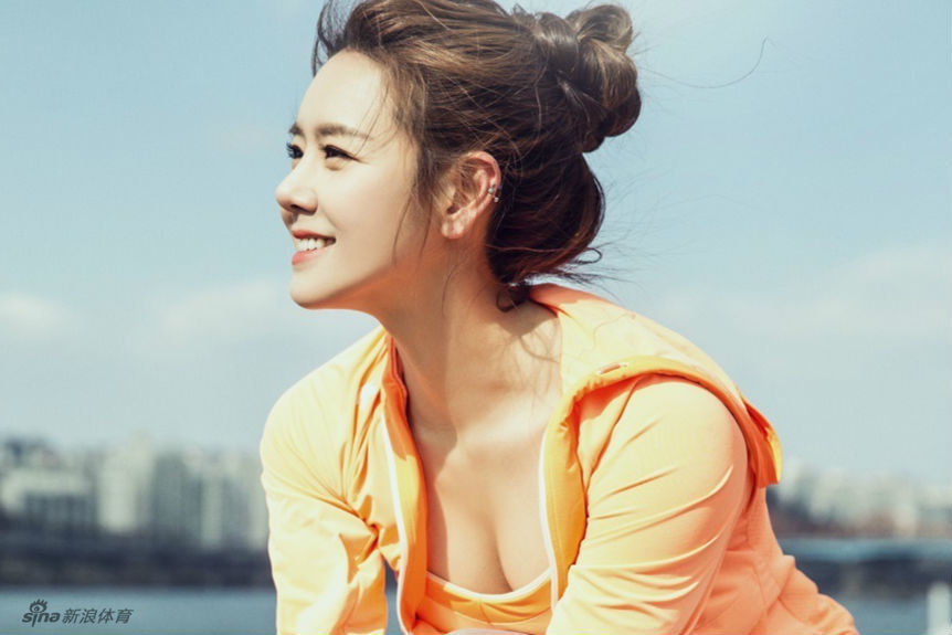 韩国美女演员李妍杜