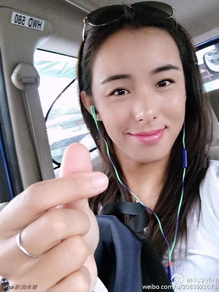 北京时间5月25日消息 王蔷双蛋东道主对手,取得法网首胜,场下的她爱