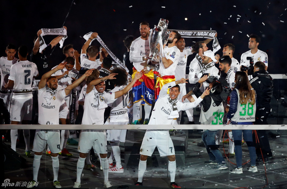 皇马伯纳乌举办欧冠夺冠庆典