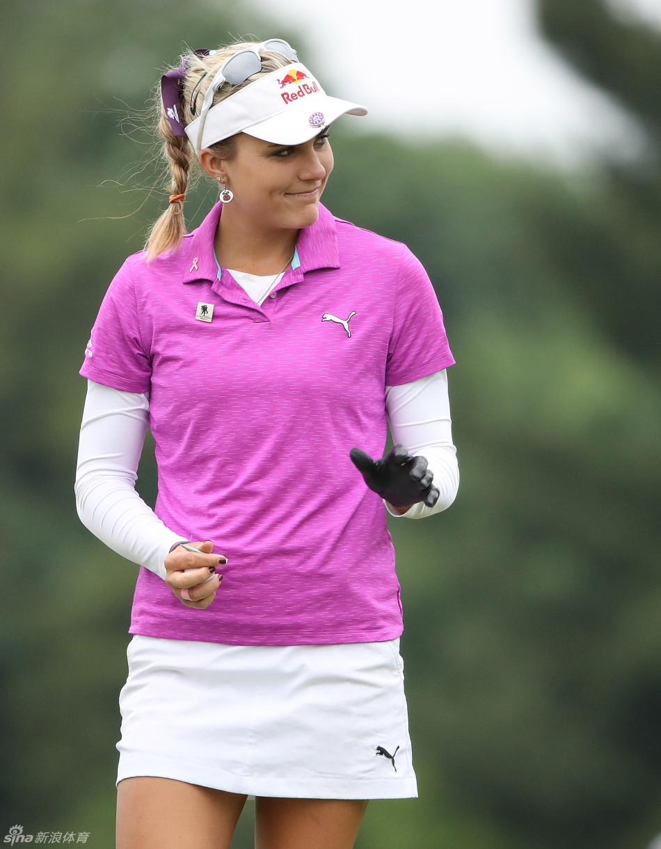 韩国实力球员金世煐全神贯注完成收杆动作，身体平衡与挥杆轨迹保持得堪称完美