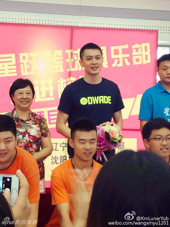 杨鸣赴沈阳七中参加活动_高清图集_新浪网