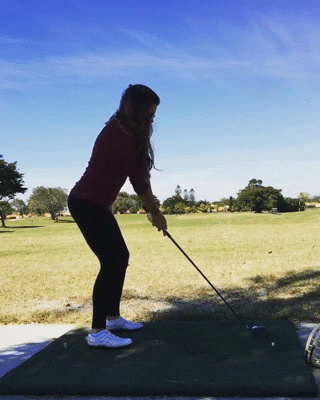 动态GIF展现挥杆连续动作，玛琳娜从起杆到收杆的完整过程流畅如舞，完美演绎力量与优雅的结合