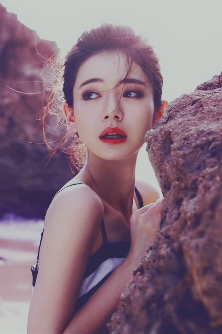 戚薇海边骑马女神范_高清图集_新浪网