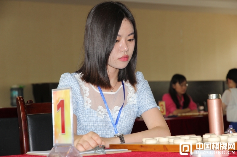 4 / 10 2016-2017全国象棋女子甲级联赛预选赛激战正酣.