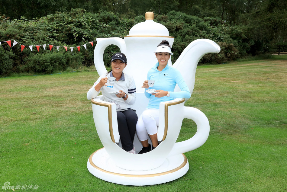 魏圣美在沃本球场开球，身姿舒展充满力量