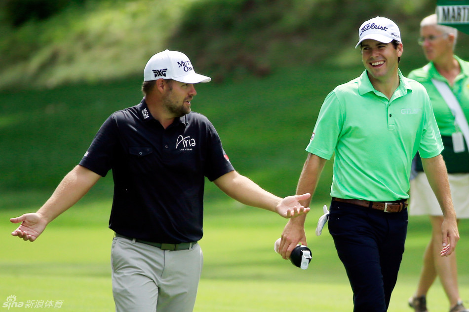 摩根·霍夫曼望着涮洞而出的关键推杆,脸上写满了失望与难以置信。