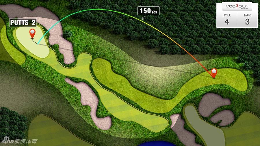 冯珊珊与球童在球道上并肩行走，认真讨论下一杆策略，团队协作默契无间