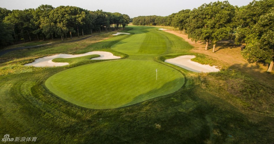 球道沙坑救球精彩瞬间,加洞赛中每一个细节都可能直接决定百万美元奖金的归属