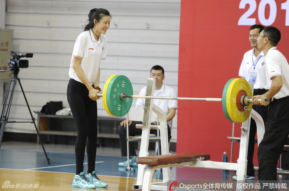 许诺WCBA美女前女篮老师大学变身女篮美女国手超短图图片