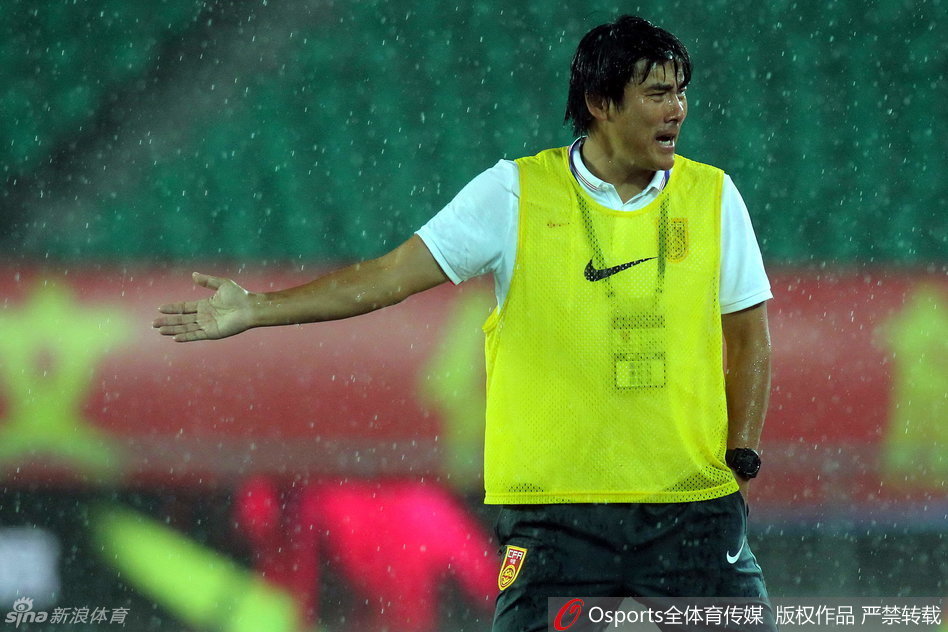 曲靖国际青年足球赛:中国U19队2-4伊朗U19队