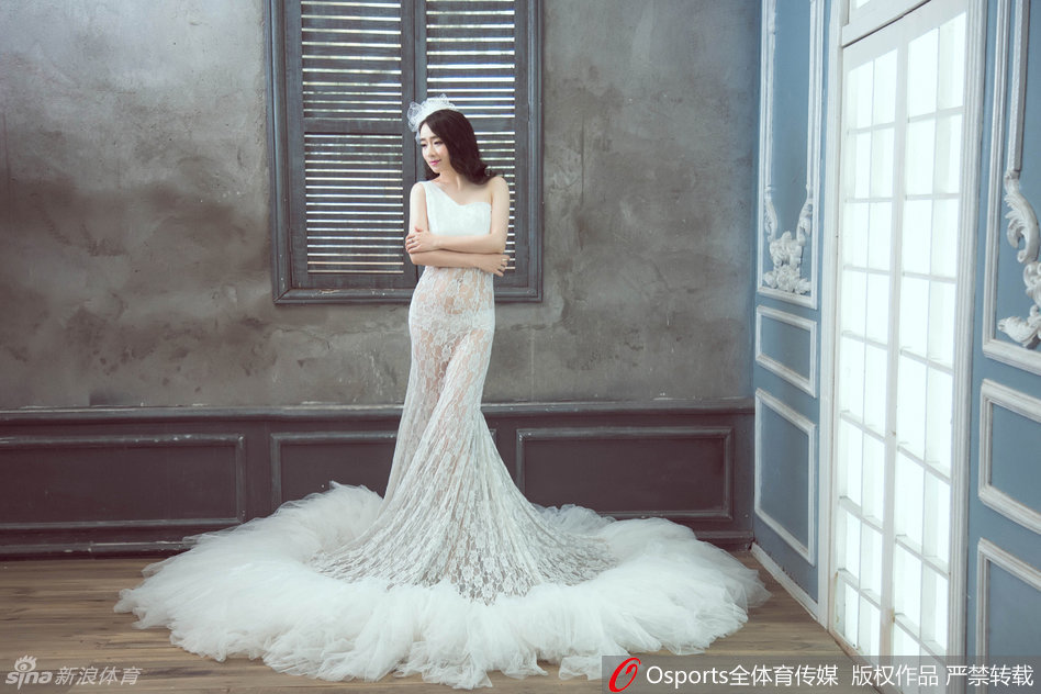 小主人公孟焕在镜头前显得十分乖巧，一双灵动的大眼睛好奇地打量着世界，肉嘟嘟的小脸蛋让人忍不住想亲一口。