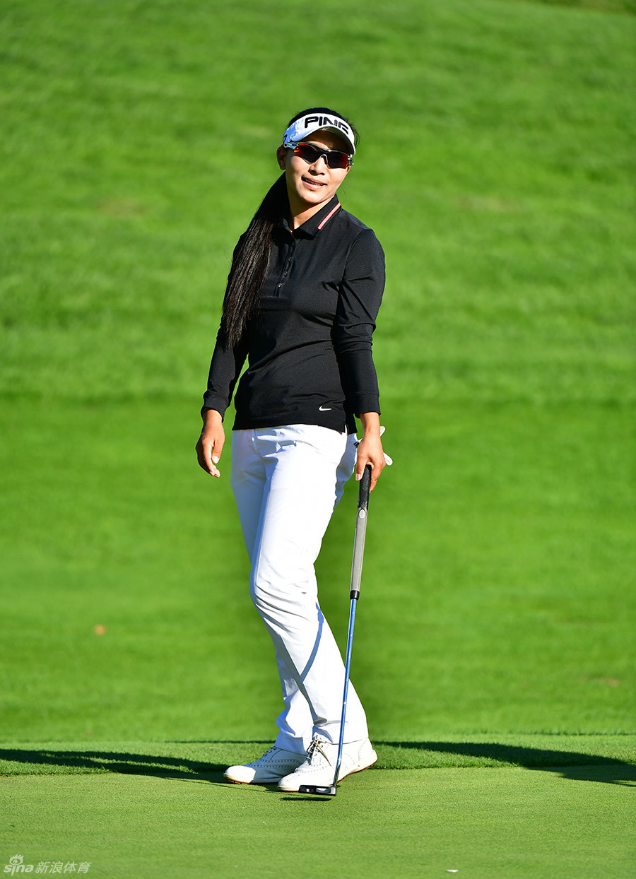 陕西队田红果岭边从容一笑，清风拂过面庞尽显运动后的畅然