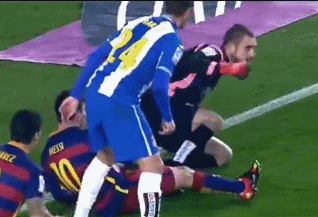 触目惊心!那些梅西和c罗遭遇过的暴力犯规