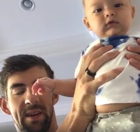 江湖”定场诗:满堂花醉三千客,一剑霜寒十四州,出自...