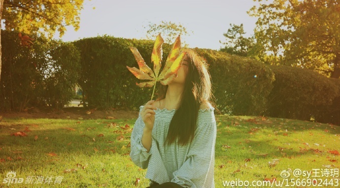 中国冰舞美女王诗玥秋日大片_高清图集_新浪网