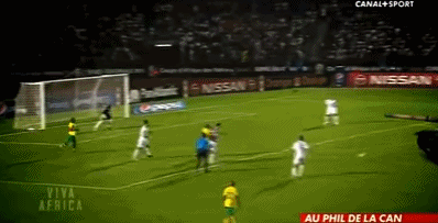 变得炫目,而特效遇上足球同样精彩,看梅西,c罗等人争相变身超级赛亚人