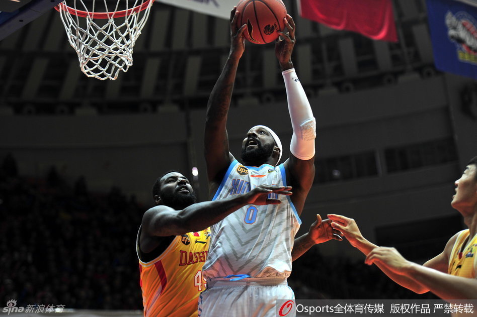 西热力江外线果断发炮，三分出手坚定而自信