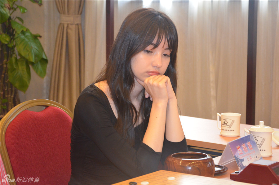 11月13日,第7届苏州穹窿山兵圣杯世界女子围棋锦标赛8强战在穹窿山