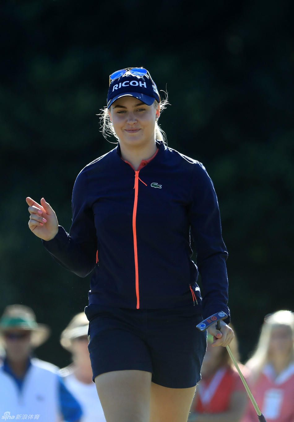 高宝璟在赛场上面露失落，与奖杯擦肩而过的背影令人惋惜