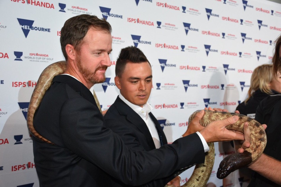 葡萄牙代表队成员在开幕式现场随音乐起舞,尽情展现南欧热情