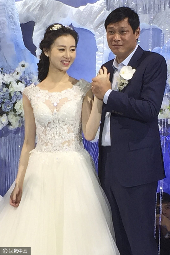 范志毅再当爹小17岁娇妻曝海量美照