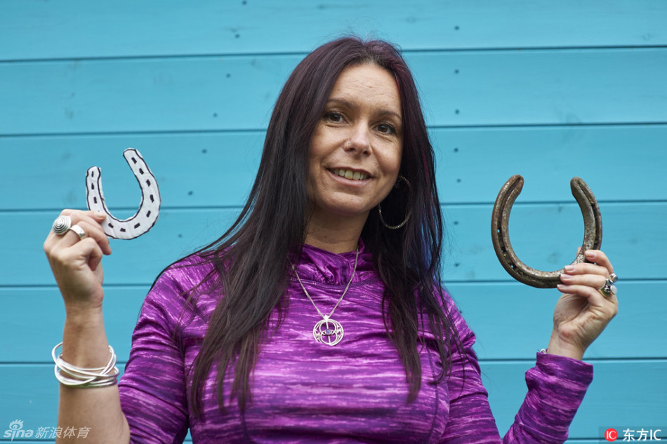 她是世上最爱马的人 这7年过得无人能超越(组图)