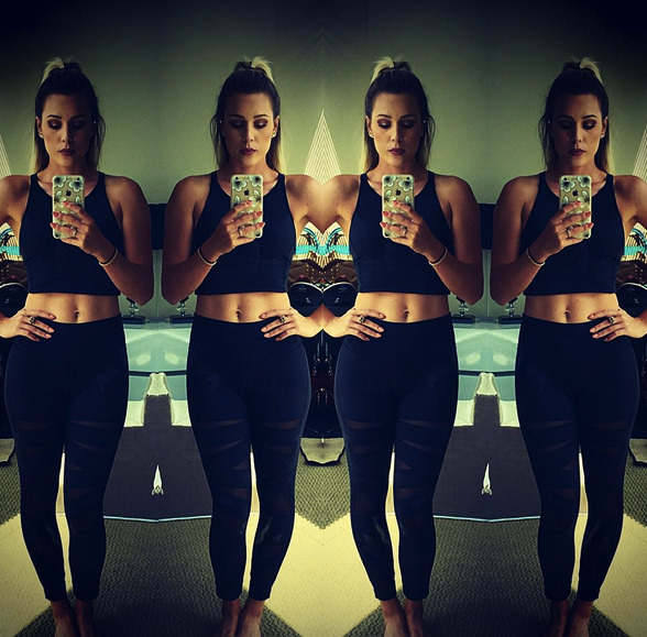 一号木全力挥杆的瞬间,身体扭转如弓,力量与美感完美结合